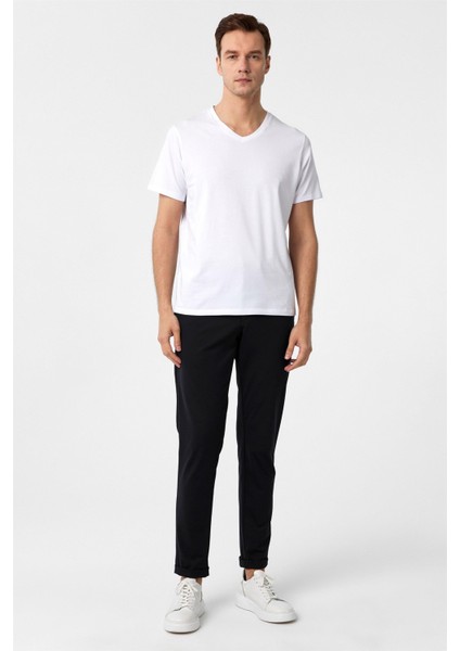Beyaz Slim Fit Düz V Yaka Tişört indirimleri