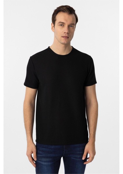 Siyah Slim Fit Armürlü Bisiklet Yaka Tişört