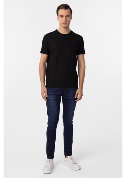 Siyah Slim Fit Armürlü Bisiklet Yaka Tişört indirimleri