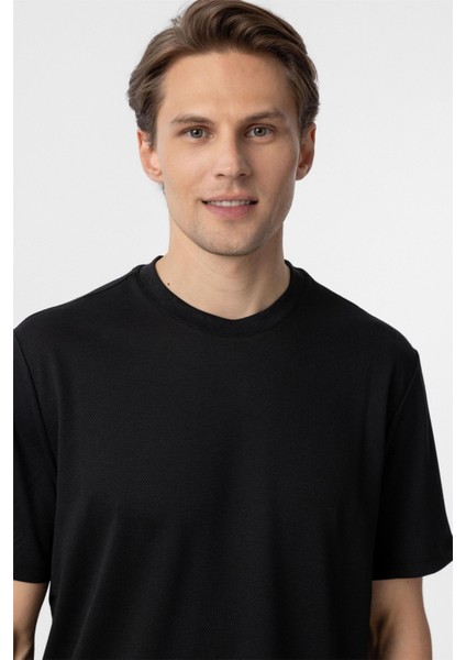 Siyah Slim Fit Armürlü Bisiklet Yaka Tişört