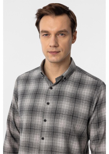 Siyah Slim Fit Düz Düğmeli Yaka Gömlek fırsatları