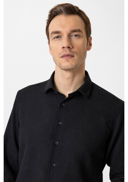 Siyah Slim Fit Desenli Klasik Yaka Gömlek modelleri