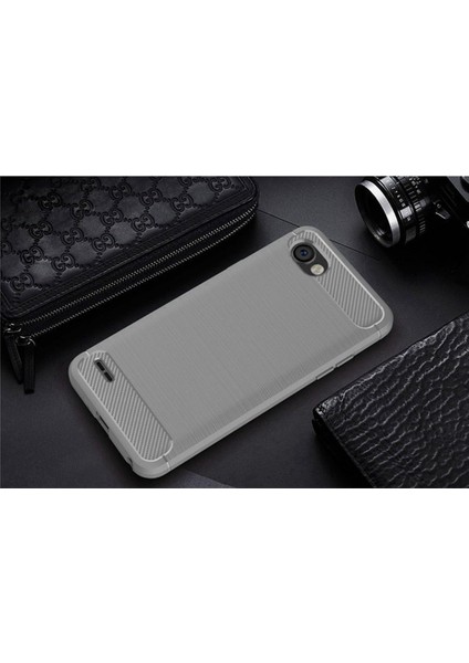 Lg Q6 ile Uyumlu Kamera Korumalı Darbe Önleyici Carbon Brushed Silikon Kılıf modelleri