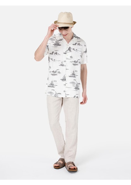 Regular Fit Shirt Neck Baskılı Erkek Beyaz Kısa Kol Gömlek Cl1062890 fırsatları