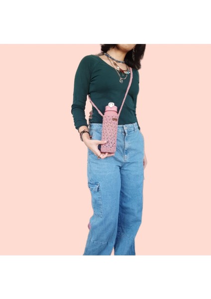 Pembe renkli spor matara ve taşıma çantası, şık ve pratik kullanım sağlar. indirimleri