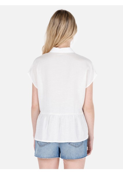 Normal Kesim Shirt Yaka Fırfır Detaylı Beyaz Kadın Kısa Kol Gömlek CL1069199 fiyatları