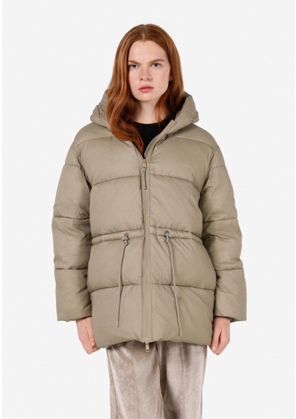 Yeşil Kadın Mont