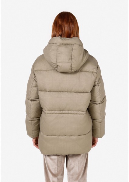 Yeşil Kadın Mont