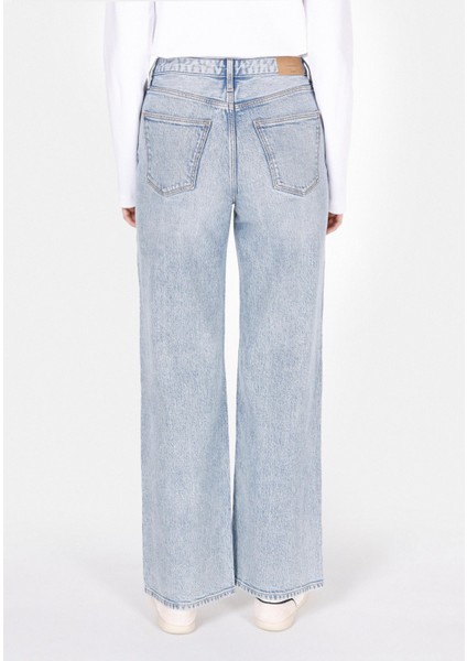 970 Berry Regular Fit Yüksel Bel Geniş Paça Kadın Mavi Jean Pantolon CL1073220