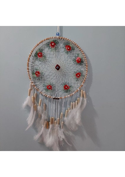 Kırmızı Çiçekli El Örgüsü Nazar Boncuklu Rüya Kapanı – Tüy ve Ahşap Boncuk Detaylı