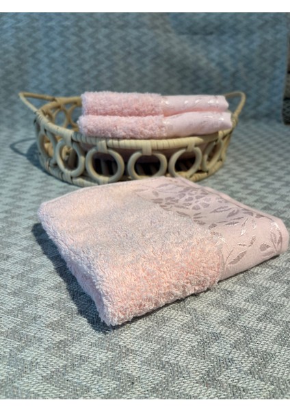 Pembe yumuşak Dokunuş, Şık Detaylar – 3’lü 30X50 cm %100 Pamuk El Havlusu (500GR)