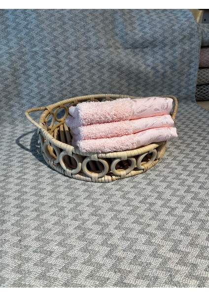 Pembe yumuşak Dokunuş, Şık Detaylar – 3’lü 30X50 cm %100 Pamuk El Havlusu (500GR) modelleri