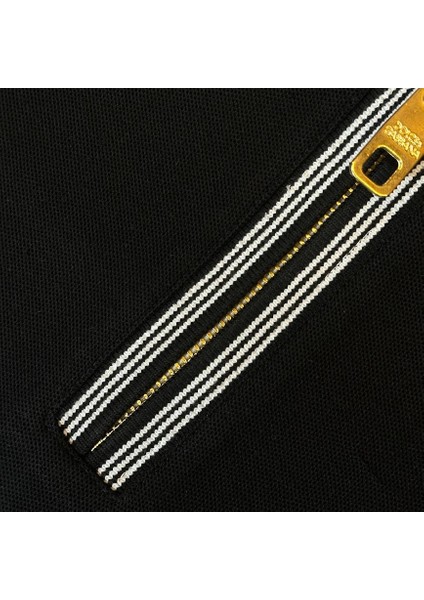 Polo Yaka Siyah Çizgili Yaka ve Fermuarlı T-Shirt fırsatları