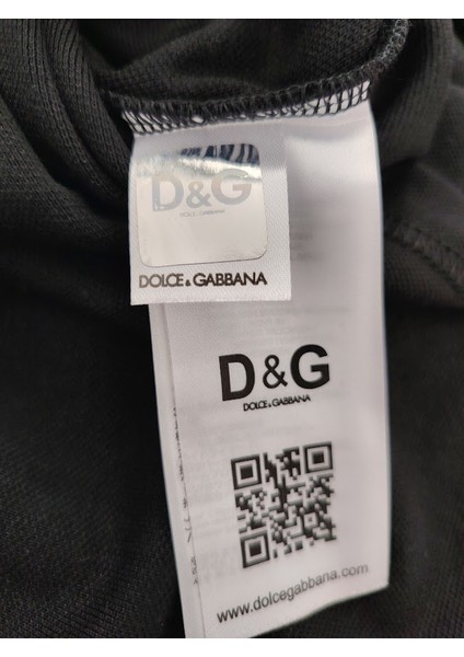 Polo Yaka Siyah Çizgili Yaka ve Fermuarlı T-Shirt indirimleri