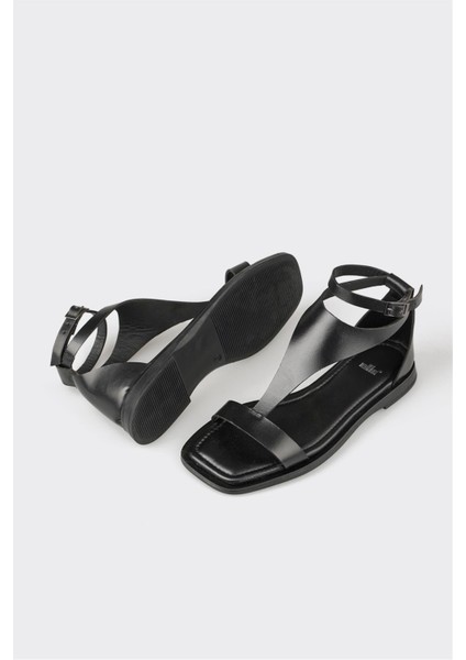 Siyah Deri Kadın Düz Sandalet modelleri
