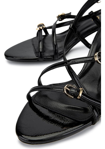 Kadın Hakiki Deri Siyah Rugan Topuklu Ayakkabı 654 368 Bn Ayk Y25 Sıyah Krsk Rgn fırsatları