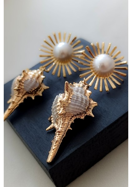 Deniz Kabuğu Gold Güneş Figür Büyük Boy Inci Detay Uzun Sallantılı Küpe fiyatları