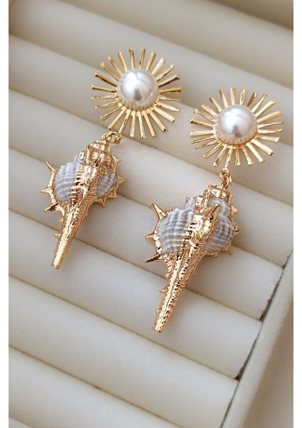 Deniz Kabuğu Gold Güneş Figür Büyük Boy Inci Detay Uzun Sallantılı Küpe modelleri