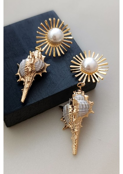 Deniz Kabuğu Gold Güneş Figür Büyük Boy Inci Detay Uzun Sallantılı Küpe indirimleri