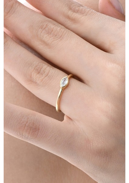 Gümüş Altın Yaldızlı Mekik Kesim Zirkon Taşlı Zarif Yüzük fiyatları