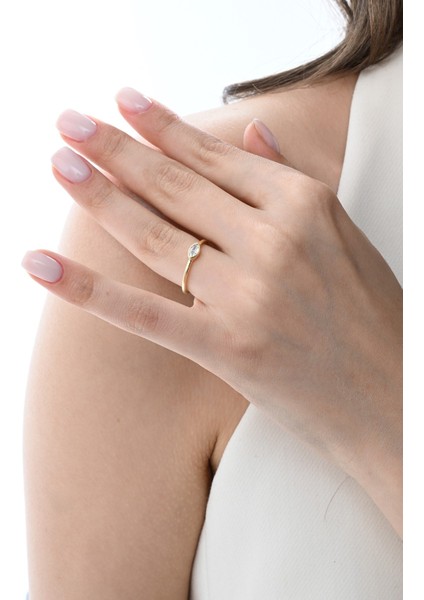 Gümüş Altın Yaldızlı Mekik Kesim Zirkon Taşlı Zarif Yüzük indirimleri