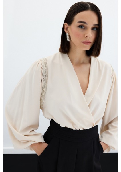 Aksesuar Detaylı Bodysuit Bluz - Bej fırsatları