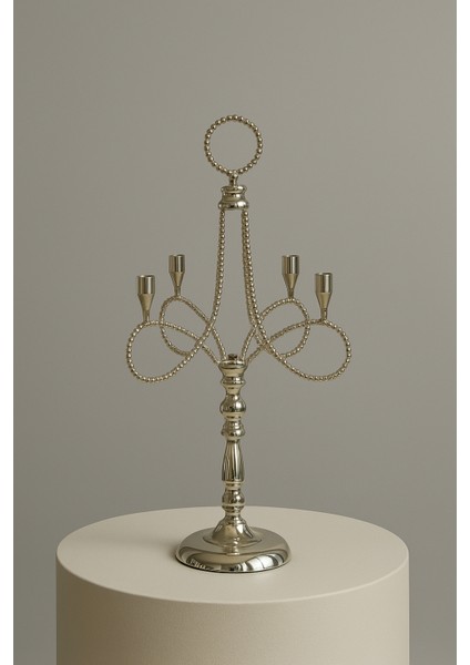 Gümüş Renk 4 Kollu Dikey Metal Şamdan – 51 cm Dekoratif Mumluk