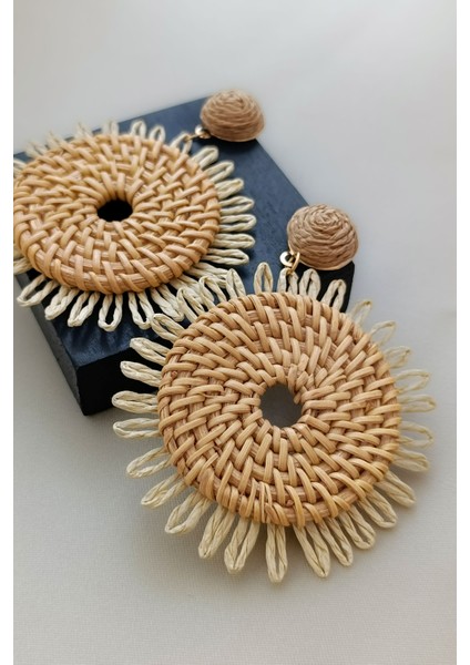 Hasır Yuvarlak Büyük Boy Püsküllü Krem Kahve Yaz Elbise Çanta Kombin Sallantılı Küpe