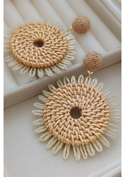 Hasır Yuvarlak Büyük Boy Püsküllü Krem Kahve Yaz Elbise Çanta Kombin Sallantılı Küpe fırsatları