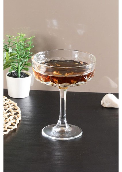Estrella 4'lü Martini Kokteyl Kadeh 1204339 440454 235 cc fiyatları