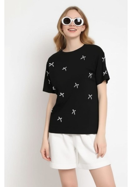Fiyonk Detaylı Bisiklet Yaka Desenli Kısa Kollu T-Shirt fiyatları