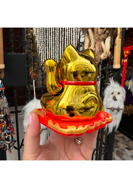 Çağıran Kedi Maneki Neko