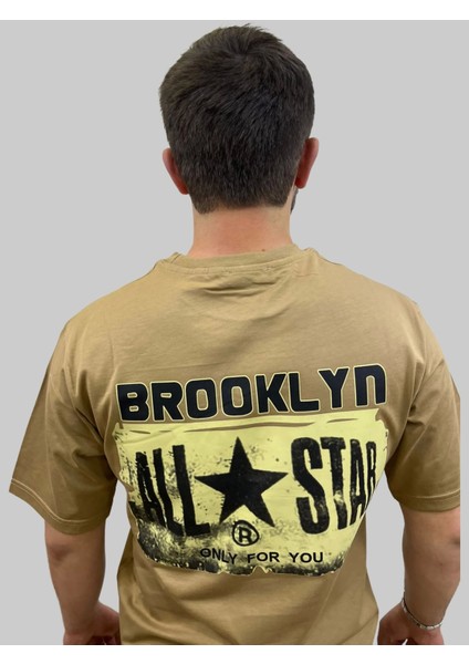 Erkek Brooklyn Yuvarlak Yaka Arka Baskılı Oversize Kahverengi Tişört fırsatları