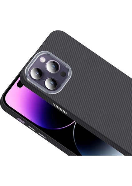 iPhone 14 Pro Max Kılıf M-Safe Şarj Özellikli Karbon Fiber Görünümlü Gros Kılıf
