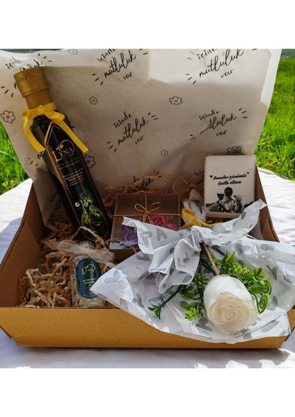 Anneler Gününe Özel Set- (Kolonya- Mum- Gül Sabun- Zeytinyağı)