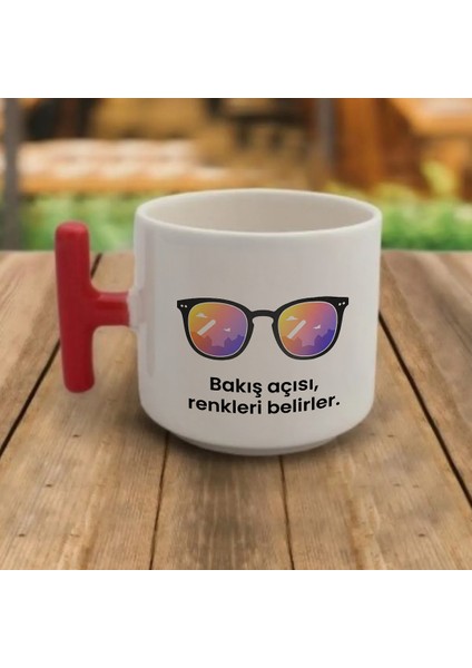 "bakış Açısı, Renkleri Belirler." Yazılı Kırmızı Kulplu Kupa Bardak - DZB49