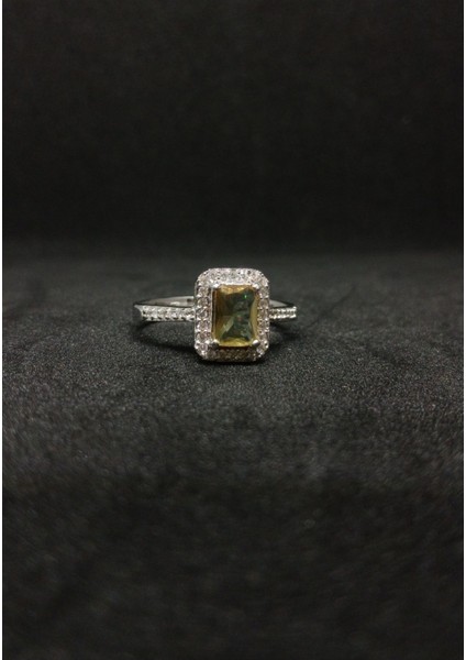 Baget Kesim Zultanit Taşlı Gümüş Yüzük - 925 Ayar Renk Değiştiren Şık Tasarım fiyatları