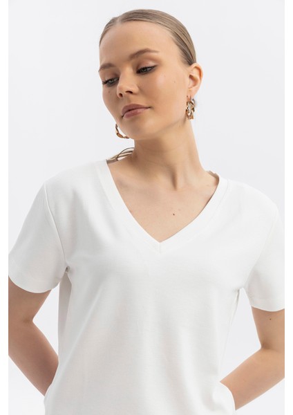 V Yaka Cloudtouch Yumuşak Basic Kısakol T-Shirt fiyatları