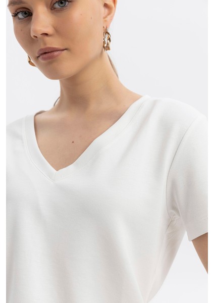 V Yaka Cloudtouch Yumuşak Basic Kısakol T-Shirt