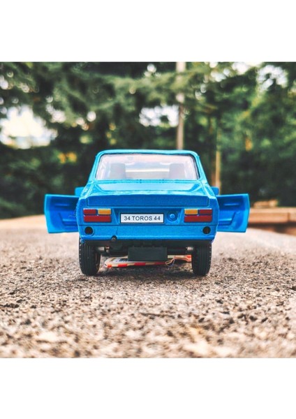 12 Toros Koleksiyon Metal Araba 12CM Lüks Araba Mavi fırsatları