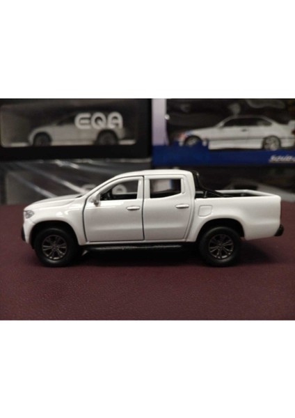 Mercedes-Benz X-Class Diecast Model Çek Bırak Beyaz fırsatları