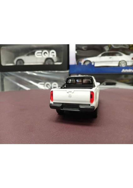 Mercedes-Benz X-Class Diecast Model Çek Bırak Beyaz indirimleri