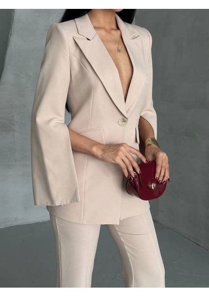 Gold Düğmeli Açık Yırtmaç Kollu-Paçası Açık Yırtmaçlı Ceket-Pantolon Takım