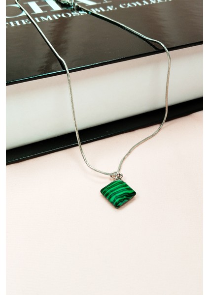 Malakit Doğal Taşı Zincirli El Yapımı Kolye Uç: 1,5 cm Zincir: 20 cm Kutulu fiyatları