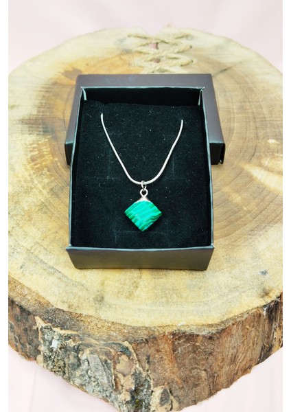 Malakit Doğal Taşı Zincirli El Yapımı Kolye Uç: 1,5 cm Zincir: 20 cm Kutulu fırsatları