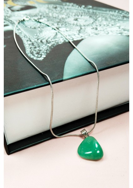 Yeşim Taşı Doğal Taşı Zincirli El Yapımı Kolye Uç: 2 cm Zincir: 20 cm Kutulu indirimleri