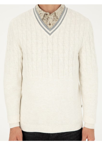 Erkek Beyaz Slim Fit V Yaka Triko Kazak 50292561-VR013