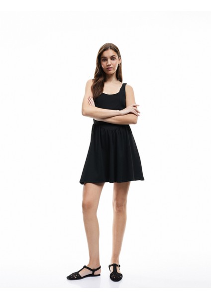 U Yaka Kolsuz Dikiş Detaylı Astarlı Viskon Karışımlı Mini Kloş Elbise fiyatları