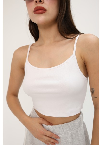 Beyaz Kadın Crop modelleri