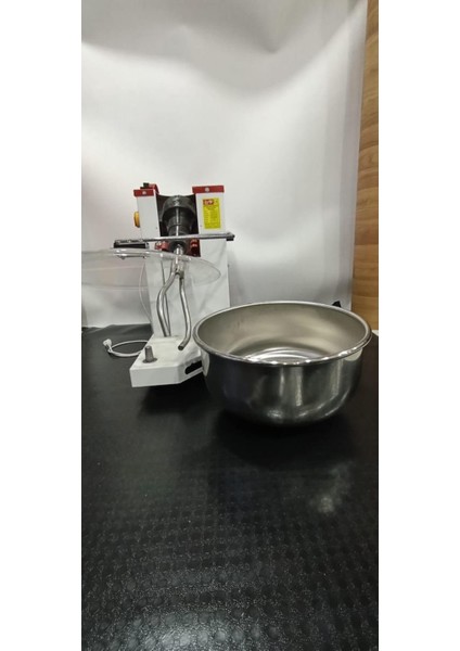 Kapaklı Hamur Karma Makinası 10 kg Un 5 Lt Su 15 kg Kapasiteli fırsatları